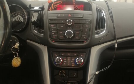 Opel Zafira C рестайлинг, 2012 год, 1 140 000 рублей, 8 фотография