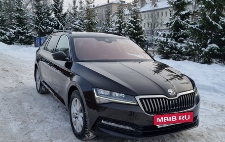 Skoda Superb III рестайлинг, 2021 год, 2 450 000 рублей, 2 фотография