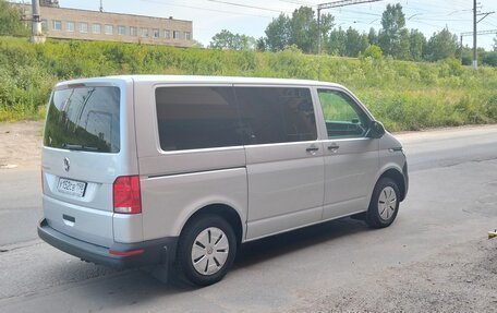 Volkswagen Caravelle T6 рестайлинг, 2021 год, 4 390 000 рублей, 3 фотография
