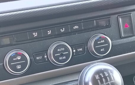 Volkswagen Caravelle T6 рестайлинг, 2021 год, 4 390 000 рублей, 14 фотография