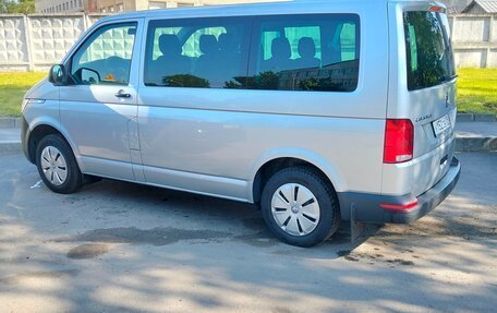 Volkswagen Caravelle T6 рестайлинг, 2021 год, 4 390 000 рублей, 27 фотография