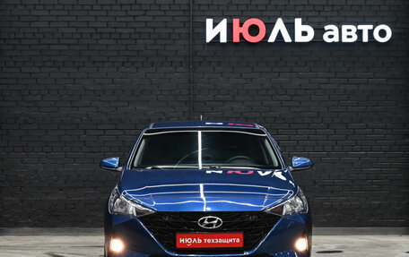 Hyundai Solaris II рестайлинг, 2022 год, 1 900 000 рублей, 2 фотография