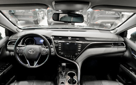 Toyota Camry, 2020 год, 3 050 000 рублей, 17 фотография