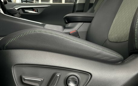 Toyota RAV4, 2025 год, 4 499 000 рублей, 23 фотография