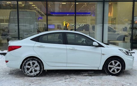 Hyundai Solaris II рестайлинг, 2013 год, 800 000 рублей, 4 фотография