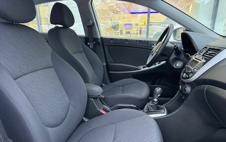 Hyundai Solaris II рестайлинг, 2013 год, 800 000 рублей, 10 фотография