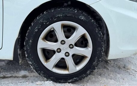 Hyundai Solaris II рестайлинг, 2013 год, 800 000 рублей, 13 фотография