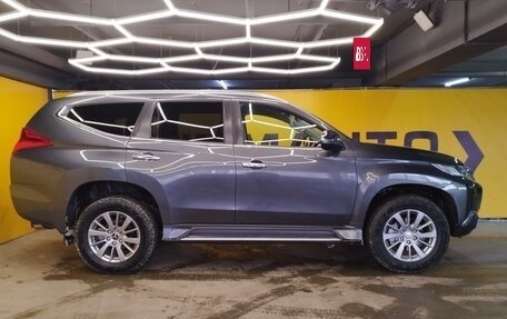 Mitsubishi Pajero Sport III рестайлинг, 2019 год, 2 999 000 рублей, 3 фотография