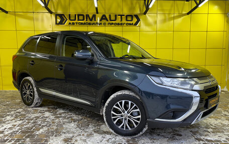 Mitsubishi Outlander III рестайлинг 3, 2020 год, 2 249 000 рублей, 4 фотография