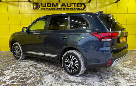 Mitsubishi Outlander III рестайлинг 3, 2020 год, 2 249 000 рублей, 6 фотография