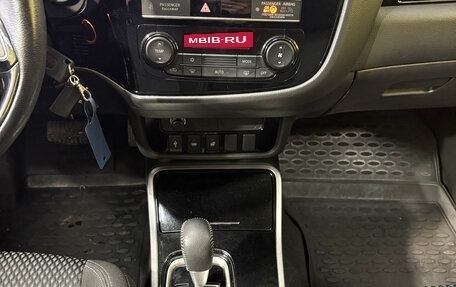 Mitsubishi Outlander III рестайлинг 3, 2020 год, 2 249 000 рублей, 15 фотография