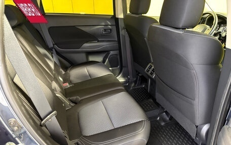 Mitsubishi Outlander III рестайлинг 3, 2020 год, 2 249 000 рублей, 18 фотография