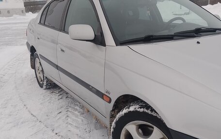 Toyota Avensis III рестайлинг, 2001 год, 410 000 рублей, 3 фотография