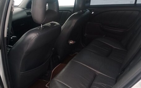 Toyota Avensis III рестайлинг, 2001 год, 410 000 рублей, 6 фотография