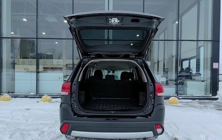 Mitsubishi Outlander III рестайлинг 3, 2018 год, 1 995 000 рублей, 12 фотография