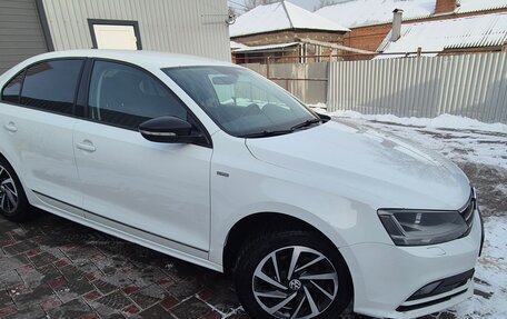 Volkswagen Jetta VI, 2017 год, 1 530 000 рублей, 2 фотография