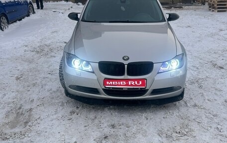 BMW 3 серия, 2005 год, 800 000 рублей, 1 фотография