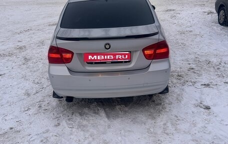 BMW 3 серия, 2005 год, 800 000 рублей, 3 фотография