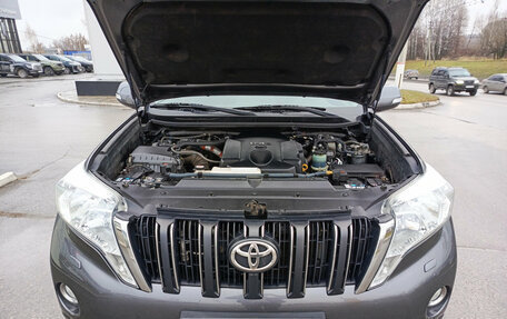 Toyota Land Cruiser Prado 150 рестайлинг 2, 2016 год, 3 250 000 рублей, 9 фотография