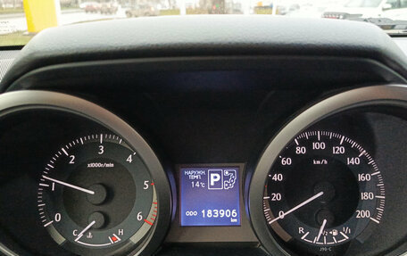 Toyota Land Cruiser Prado 150 рестайлинг 2, 2016 год, 3 250 000 рублей, 13 фотография