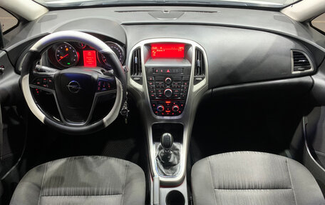 Opel Astra J, 2011 год, 555 000 рублей, 9 фотография