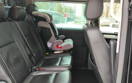 Volkswagen Caravelle T6 рестайлинг, 2017 год, 3 780 000 рублей, 16 фотография