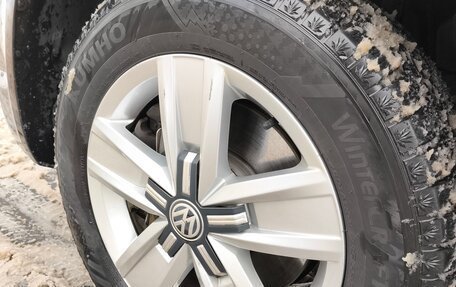 Volkswagen Caravelle T6 рестайлинг, 2017 год, 3 780 000 рублей, 13 фотография