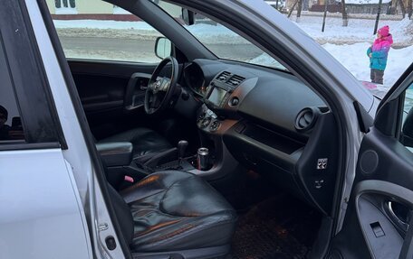 Toyota RAV4, 2011 год, 1 240 000 рублей, 8 фотография