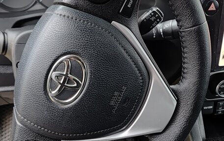 Toyota Corolla, 2018 год, 1 300 000 рублей, 3 фотография