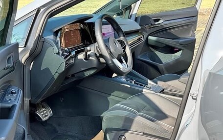 Volkswagen Golf VIII, 2023 год, 2 680 000 рублей, 11 фотография