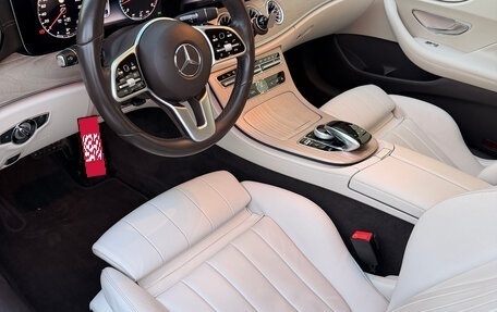 Mercedes-Benz E-Класс, 2020 год, 4 100 000 рублей, 9 фотография