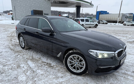 BMW 5 серия, 2019 год, 2 980 000 рублей, 2 фотография