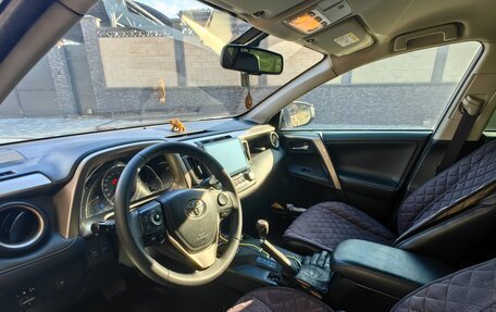 Toyota RAV4, 2015 год, 2 350 000 рублей, 10 фотография