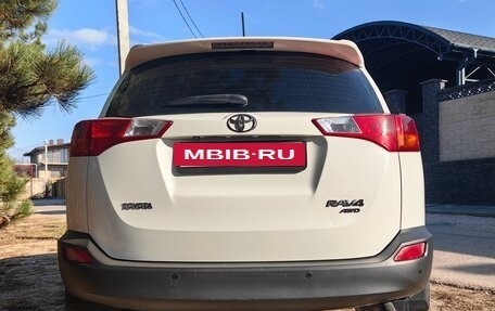Toyota RAV4, 2015 год, 2 350 000 рублей, 8 фотография