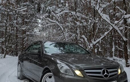 Mercedes-Benz E-Класс, 2012 год, 1 350 000 рублей, 1 фотография