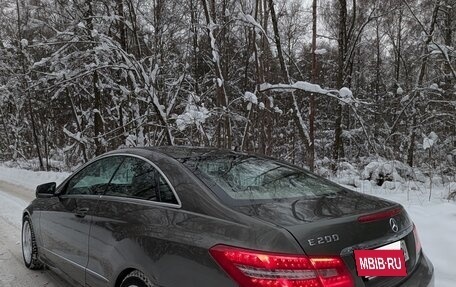 Mercedes-Benz E-Класс, 2012 год, 1 350 000 рублей, 6 фотография