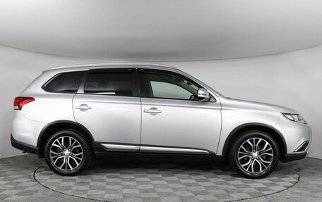 Mitsubishi Outlander III рестайлинг 3, 2018 год, 2 480 000 рублей, 4 фотография