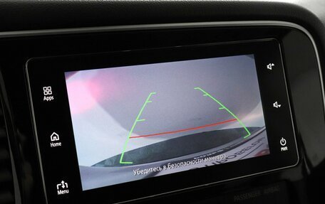 Mitsubishi Outlander III рестайлинг 3, 2018 год, 2 480 000 рублей, 13 фотография