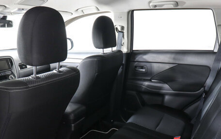 Mitsubishi Outlander III рестайлинг 3, 2018 год, 2 480 000 рублей, 12 фотография