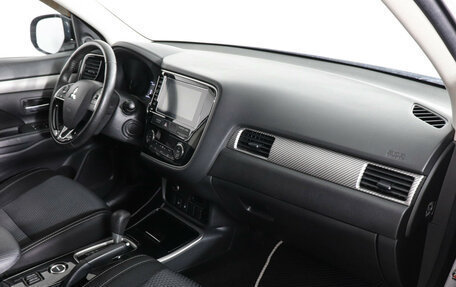 Mitsubishi Outlander III рестайлинг 3, 2018 год, 2 480 000 рублей, 10 фотография