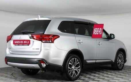 Mitsubishi Outlander III рестайлинг 3, 2018 год, 2 480 000 рублей, 5 фотография
