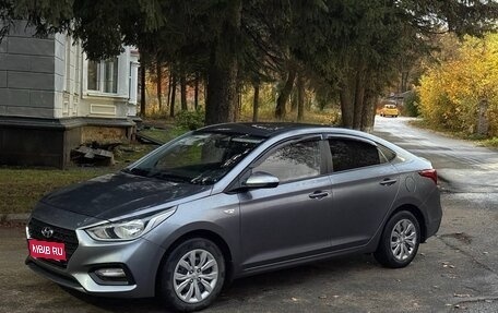 Hyundai Solaris II рестайлинг, 2017 год, 1 100 000 рублей, 2 фотография