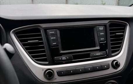 Hyundai Solaris II рестайлинг, 2017 год, 1 100 000 рублей, 11 фотография