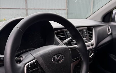 Hyundai Solaris II рестайлинг, 2017 год, 1 100 000 рублей, 10 фотография