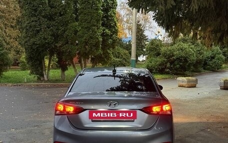 Hyundai Solaris II рестайлинг, 2017 год, 1 100 000 рублей, 4 фотография