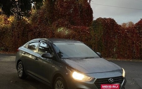 Hyundai Solaris II рестайлинг, 2017 год, 1 100 000 рублей, 5 фотография