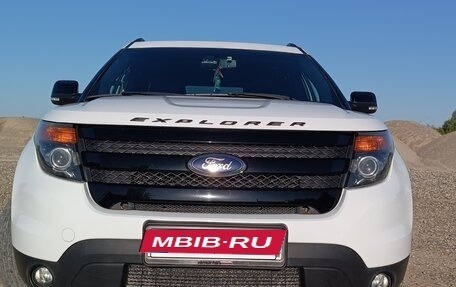 Ford Explorer VI, 2013 год, 2 000 000 рублей, 3 фотография