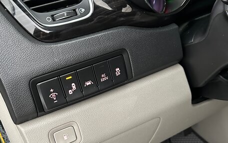 KIA Carnival III, 2019 год, 3 100 000 рублей, 12 фотография