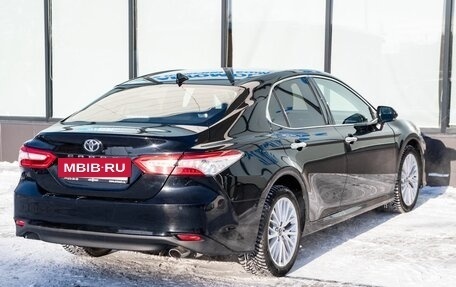 Toyota Camry, 2018 год, 2 999 000 рублей, 5 фотография