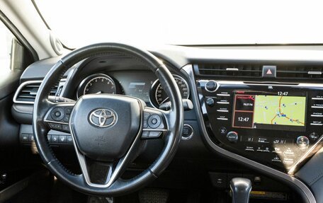 Toyota Camry, 2018 год, 2 999 000 рублей, 21 фотография